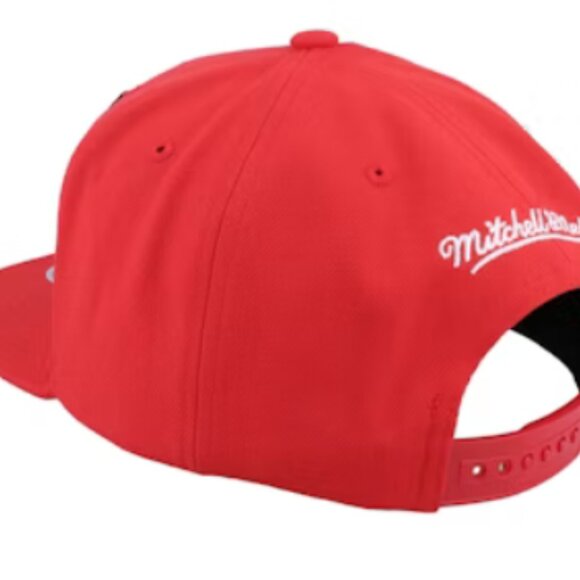 NBA:  Chicago Bulls Cap - red - Picture 2 of 4